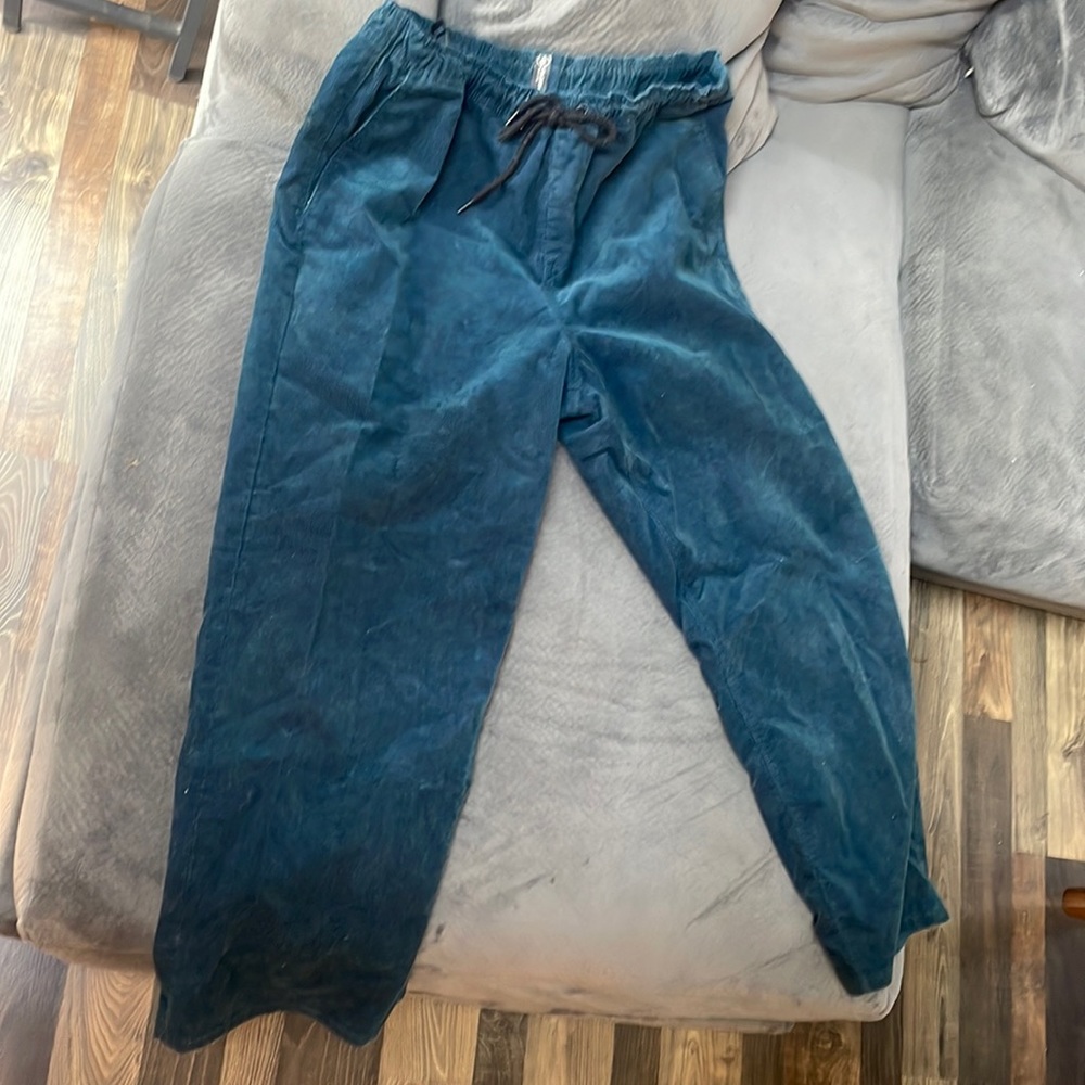 Volcom corduroy navy pant large 32-36